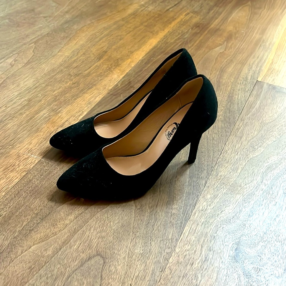 Trary 4 inch black heel